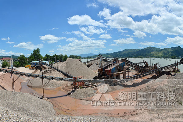 湖南慈利河卵石制砂現(xiàn)場 湖南慈利河卵石制砂現(xiàn)場