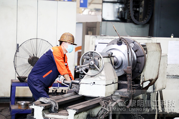 車(chē)間全天候封閉管控，生產(chǎn)發(fā)貨不能停2