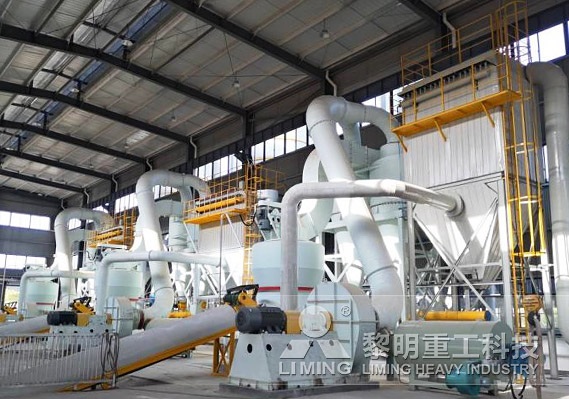 安徽時產(chǎn)200噸河卵石制砂線生產(chǎn)現(xiàn)場 時產(chǎn)27噸有機肥磨粉生產(chǎn)線