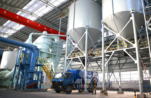 安徽時(shí)產(chǎn)200噸河卵石制砂線生產(chǎn)現(xiàn)場 時(shí)產(chǎn)5噸鋁電解塊磨粉生產(chǎn)線